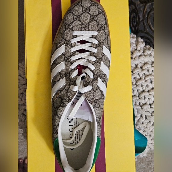 Gucci × Adidas Gazelle Beige  Monogram Sneakers - Picture 4 of 6